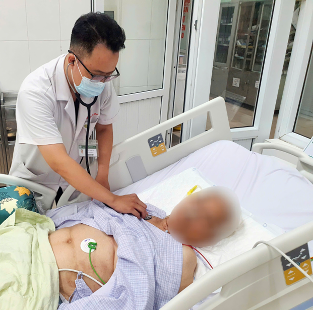 Cụ bà 90 tuổi bị uốn ván do cành cây đâm vào tay. Cụ bà 90 tuổi bị uốn ván do cành cây đâm vào tay.