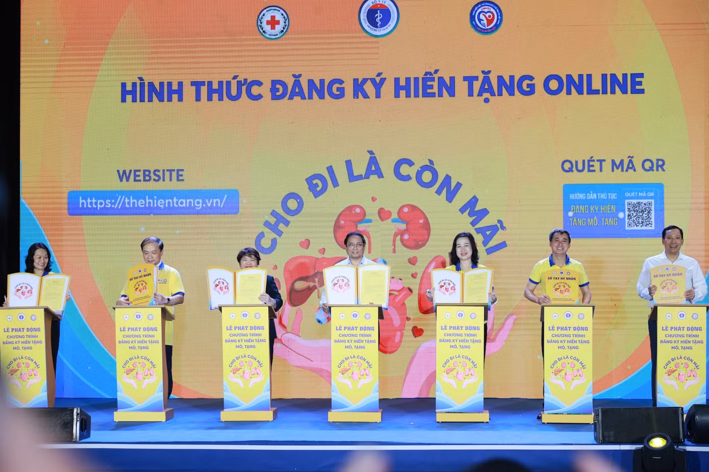 Thủ tướng cùng các đại biểu tại lễ phát động Thủ tướng cùng các đại biểu tại lễ phát động