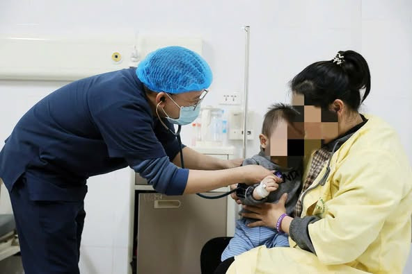 Mùa mưa tạo điều kiện cho bệnh truyền nhiễm gia tăng.