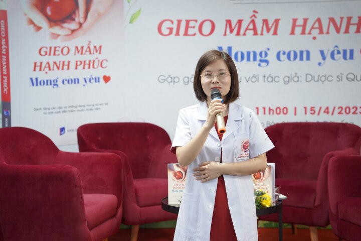 Dược sĩ Quách Thu Trang chia sẻ tại lễ ra mắt cuốn sách "Gieo mầm Hạnh phúc. Mong con yêu"