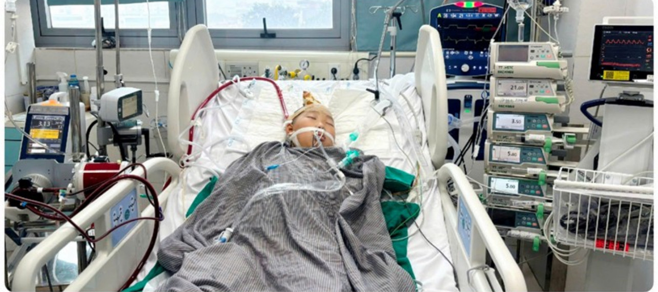 Những ngày cậu bé 12 tuổi gặp biến cố. Những ngày cậu bé 12 tuổi gặp biến cố.