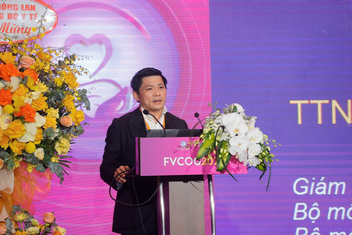 GS.TS Nguyễn Duy Ánh, Giám đốc Bệnh viện Phụ sản Trung ương tham luận tại hội nghị GS.TS Nguyễn Duy Ánh, Giám đốc Bệnh viện Phụ sản Trung ương tham luận tại hội nghị