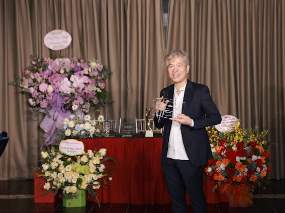 Bác sĩ Bùi Tiến Hùng và giải thưởng mang tầm quốc tế Bác sĩ Bùi Tiến Hùng và giải thưởng mang tầm quốc tế