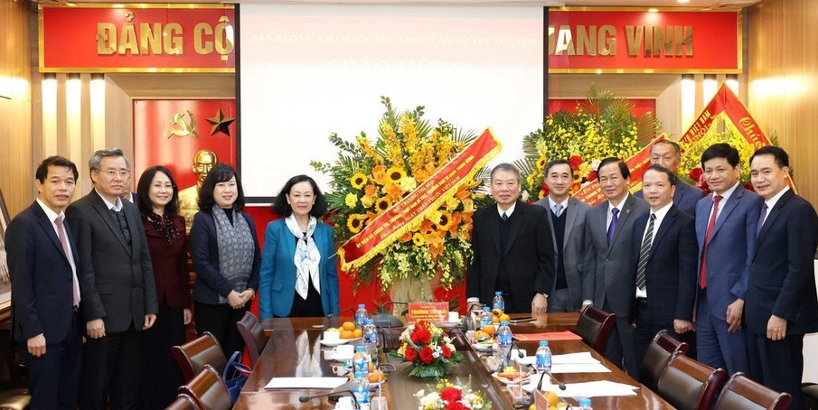 Thường trực Ban Bí thư Trương Thị Mai thăm và chúc mừng Ban Bảo vệ, chăm sóc sức khỏe cán bộ Trung ương nhân dịp 27/2. Thường trực Ban Bí thư Trương Thị Mai thăm và chúc mừng Ban Bảo vệ, chăm sóc sức khỏe cán bộ Trung ương nhân dịp 27/2.