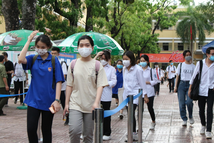 Bộ Y tế khuyến cáo người dân đeo khẩu trang nơi công cộng, trên phương tiện giao thông công cộng, tại cơ sở y tế. Bộ Y tế khuyến cáo người dân đeo khẩu trang nơi công cộng, trên phương tiện giao thông công cộng, tại cơ sở y tế.