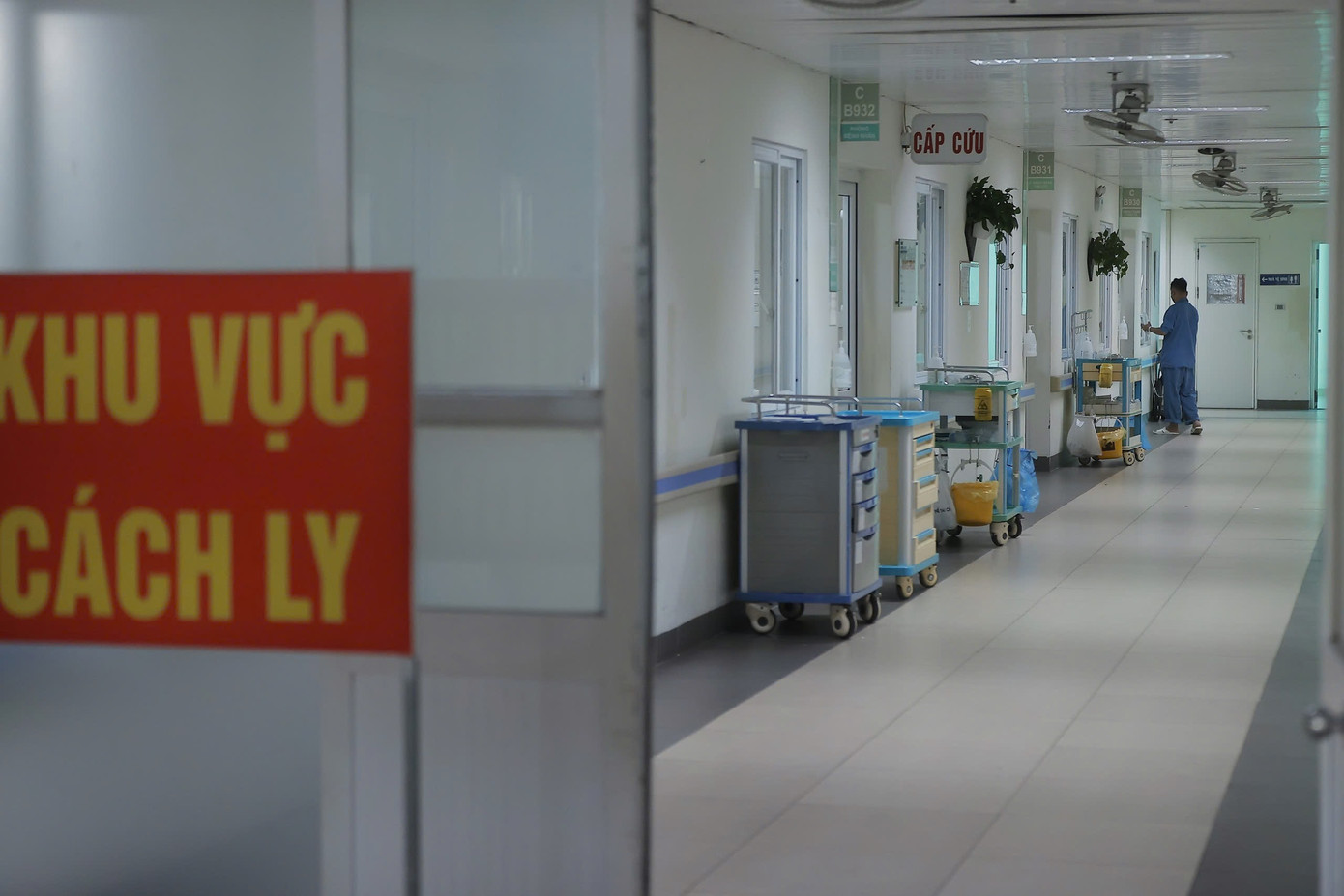 Khu vực cách ly bệnh nhân truyền nhiễm tại BV Thanh Nhàn (Hà Nội). Khu vực cách ly bệnh nhân truyền nhiễm tại BV Thanh Nhàn (Hà Nội).