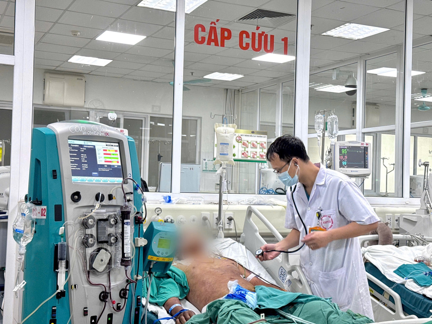 Bệnh nhân nguy kịch sau ăn tiết canh, nghi nhiễm liên cầu lợn