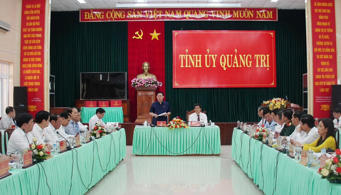 Chủ tịch Quốc hội Vương Đình Huệ làm việc với lãnh đạo chủ chốt tỉnh Quảng Trị ngày 17/7/2023. Chủ tịch Quốc hội Vương Đình Huệ làm việc với lãnh đạo chủ chốt tỉnh Quảng Trị ngày 17/7/2023.