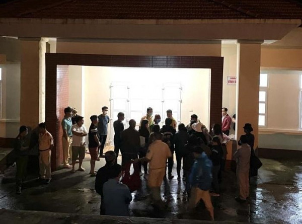 Nhà vĩnh biệt của Trung tâm y tế huyện Đạ Huoai khuya ngày 30/7. Nhà vĩnh biệt của Trung tâm y tế huyện Đạ Huoai khuya ngày 30/7.