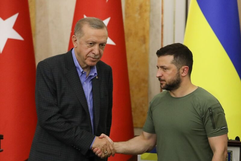Tổng thống Thổ Nhĩ Kỳ Recep Tayyip Erdogan và Tổng thống Ukraine Volodymyr Zelensky. Ảnh: Getty Images Tổng thống Thổ Nhĩ Kỳ Recep Tayyip Erdogan và Tổng thống Ukraine Volodymyr Zelensky. Ảnh: Getty Images