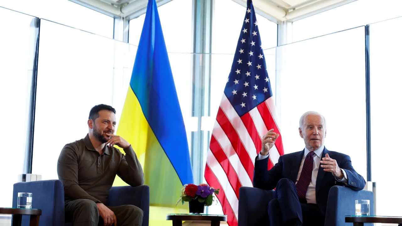 Hai ông Biden - Zelensky gặp nhau bên lề hội nghị G7 tại Nhật Bản hồi tháng 5. Ảnh: Reuters