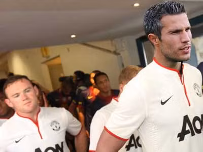 Giờ Sir Alex sẽ phải tìm cách lắp van Persie vào đội hình M.U