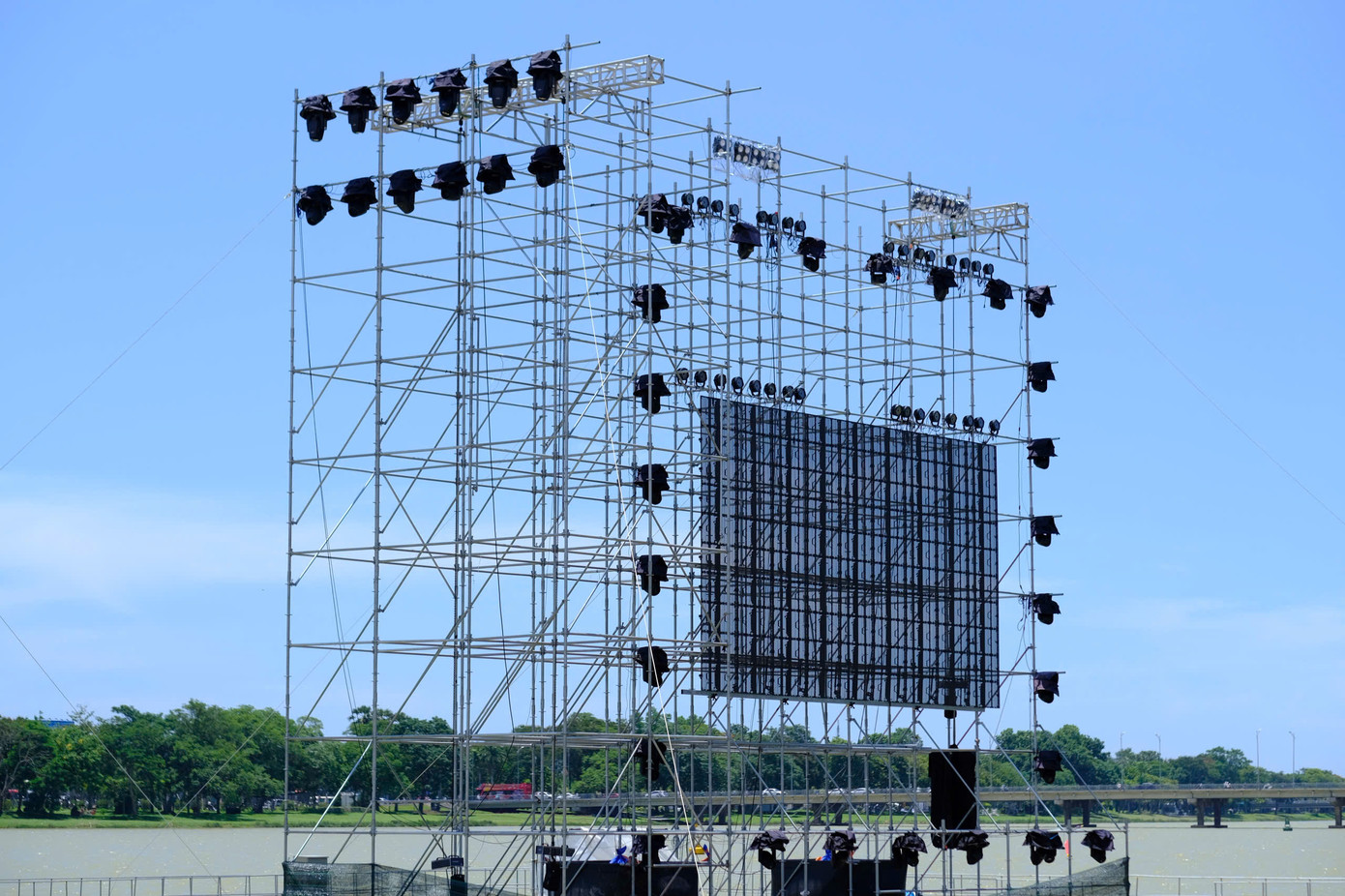 Sân khấu chung kết Hoa hậu Việt Nam 2024 đang được thi công ngày đêm. Ảnh: Hà Trang.