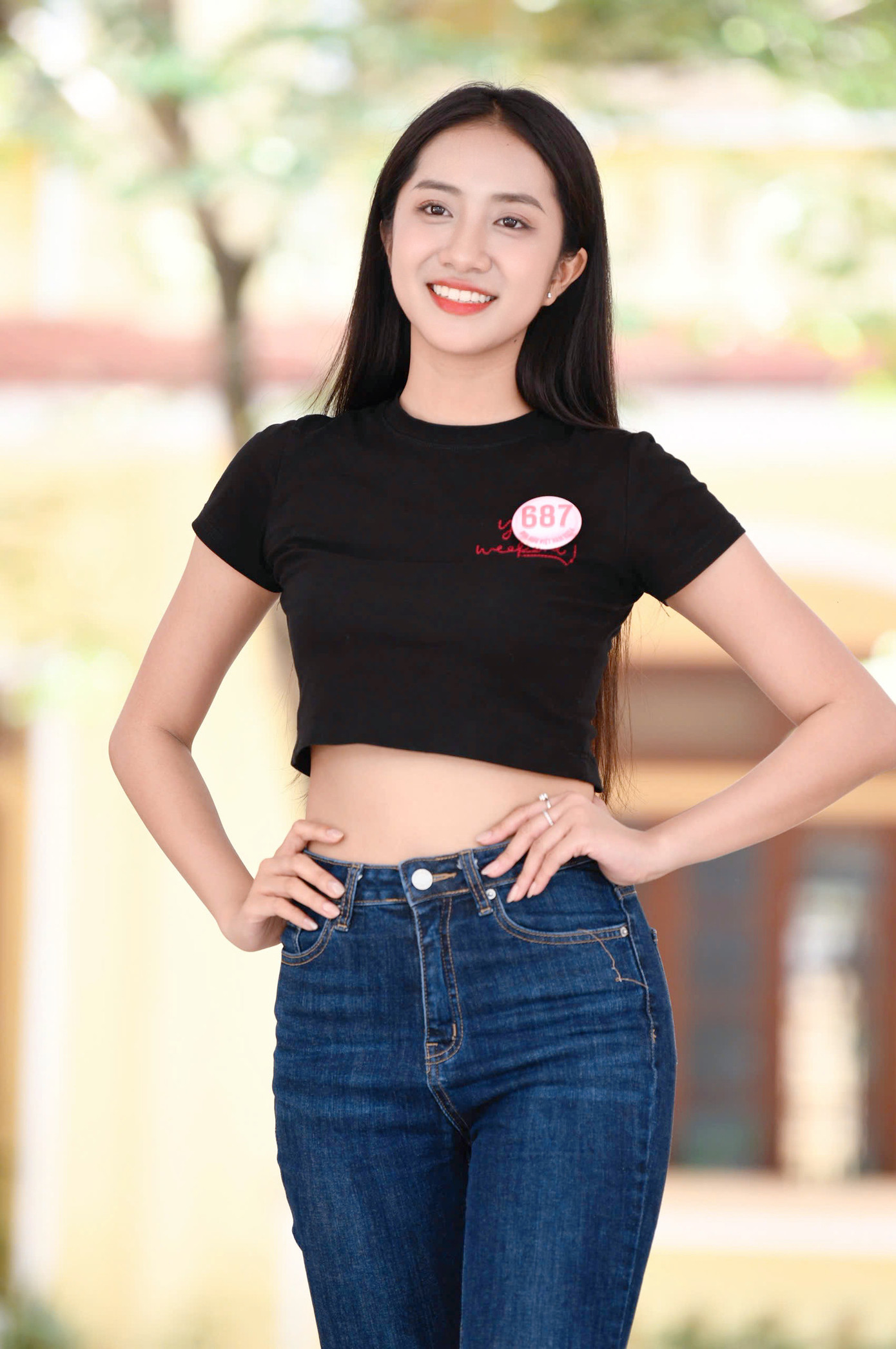 Sân khấu chung kết Hoa hậu Việt Nam 2024 cũng được dàn dựng để tôn vinh thí sinh. Sân khấu thực cảnh tạo điều kiện để thí sinh có nhiều diện tích trình diễn hơn, ở cả dưới nước lẫn trên sàn catwalk.