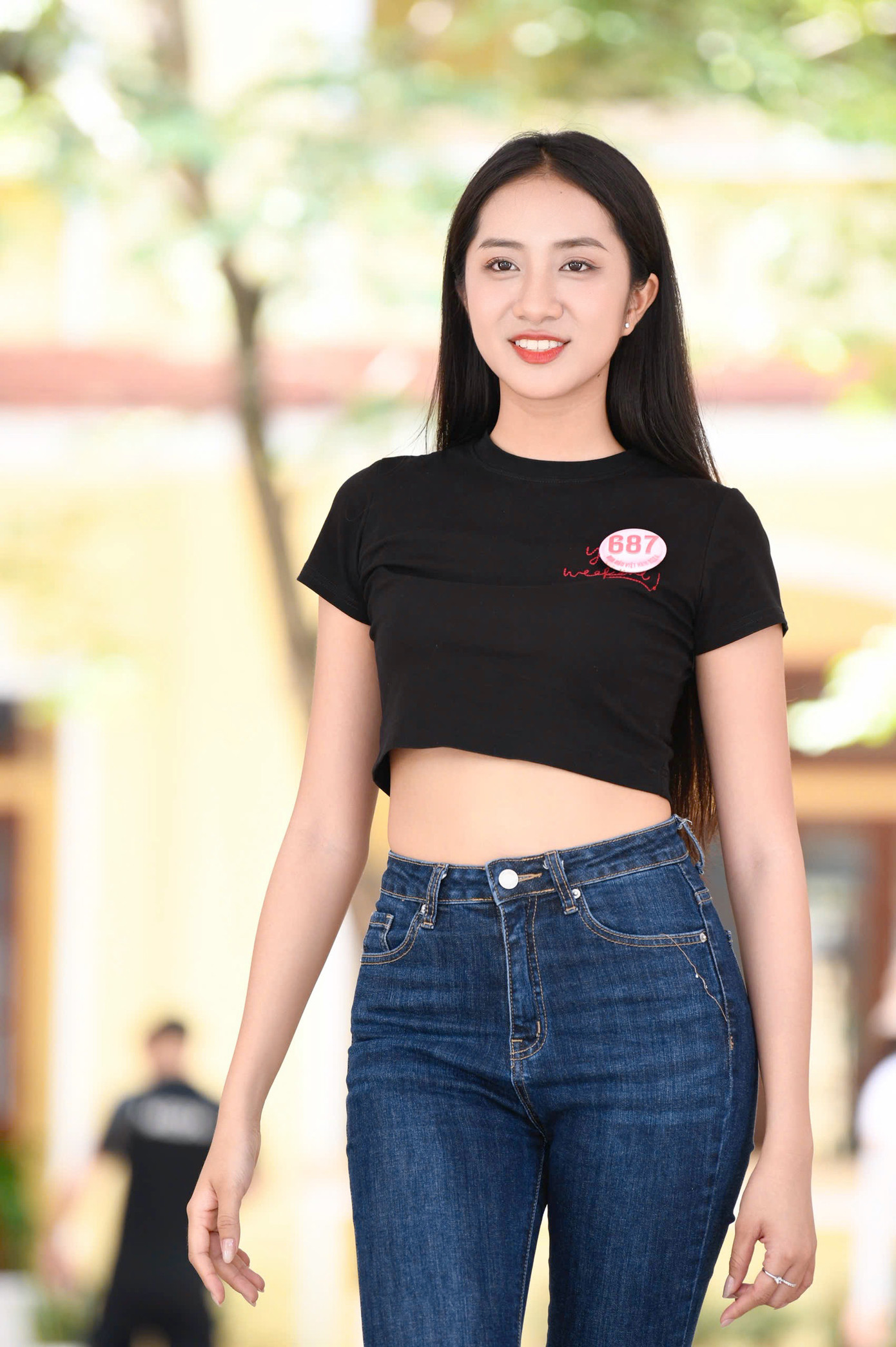 Sân khấu chung kết Hoa hậu Việt Nam 2024 cũng được dàn dựng để tôn vinh thí sinh. Sân khấu thực cảnh tạo điều kiện để thí sinh có nhiều diện tích trình diễn hơn, ở cả dưới nước lẫn trên sàn catwalk.