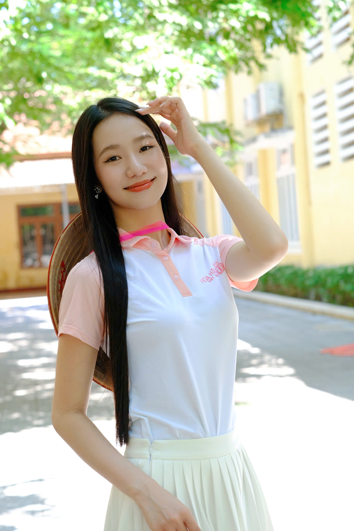 Phương Nhi nói việc Hoa hậu Việt Nam 2024 tổ chức ở quê hương là điều may mắn của cô. Có hơn 60 người tới cổ vũ Phương Nhi trong đêm chung kết bao gồm gia đình, bạn bè, thầy cô.