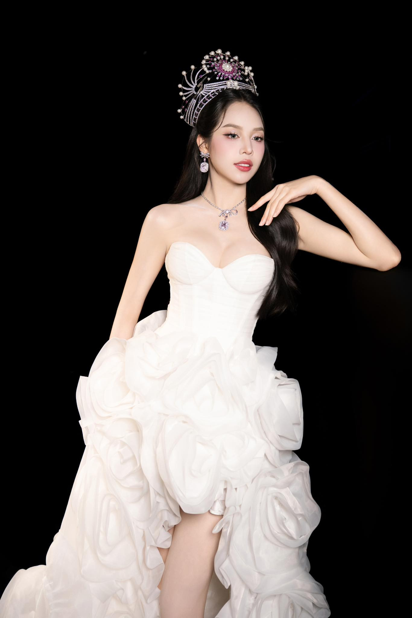 Hoa hậu Thanh Thủy có nhiệm kỳ rực rỡ.