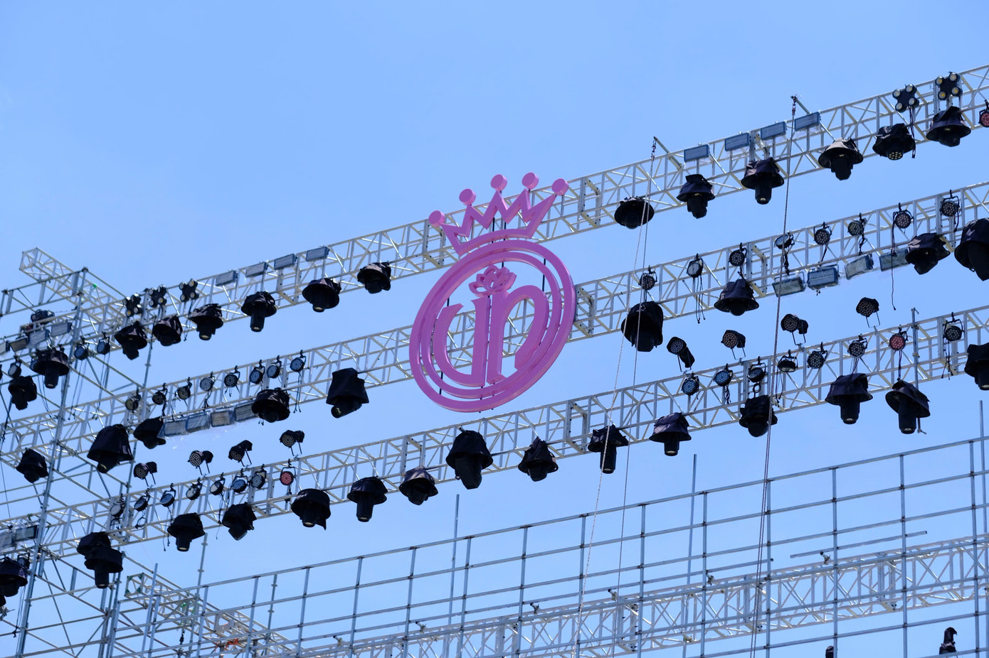 Sân khấu chung kết Hoa hậu Việt Nam 2024 đang được thi công ngày đêm. Ảnh: Hà Trang.