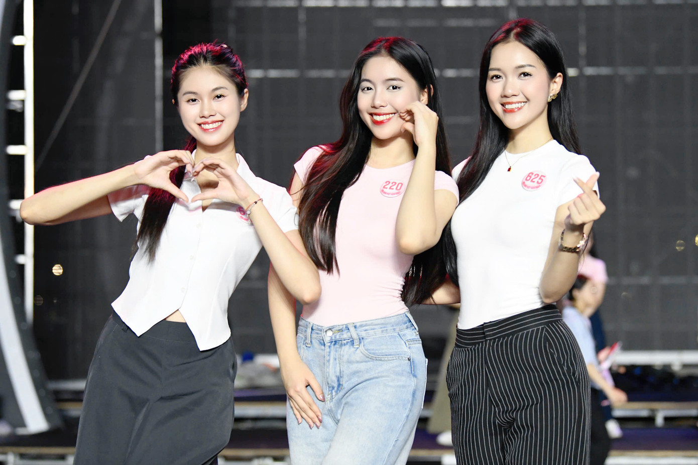 Họ vừa hồi hộp khi sắp bước vào đêm thi quan trọng nhưng cũng có chút tiếc nuối khi chuẩn bị chia tay những người bạn trong ngôi nhà chung tại Hoa hậu Việt Nam 2024.