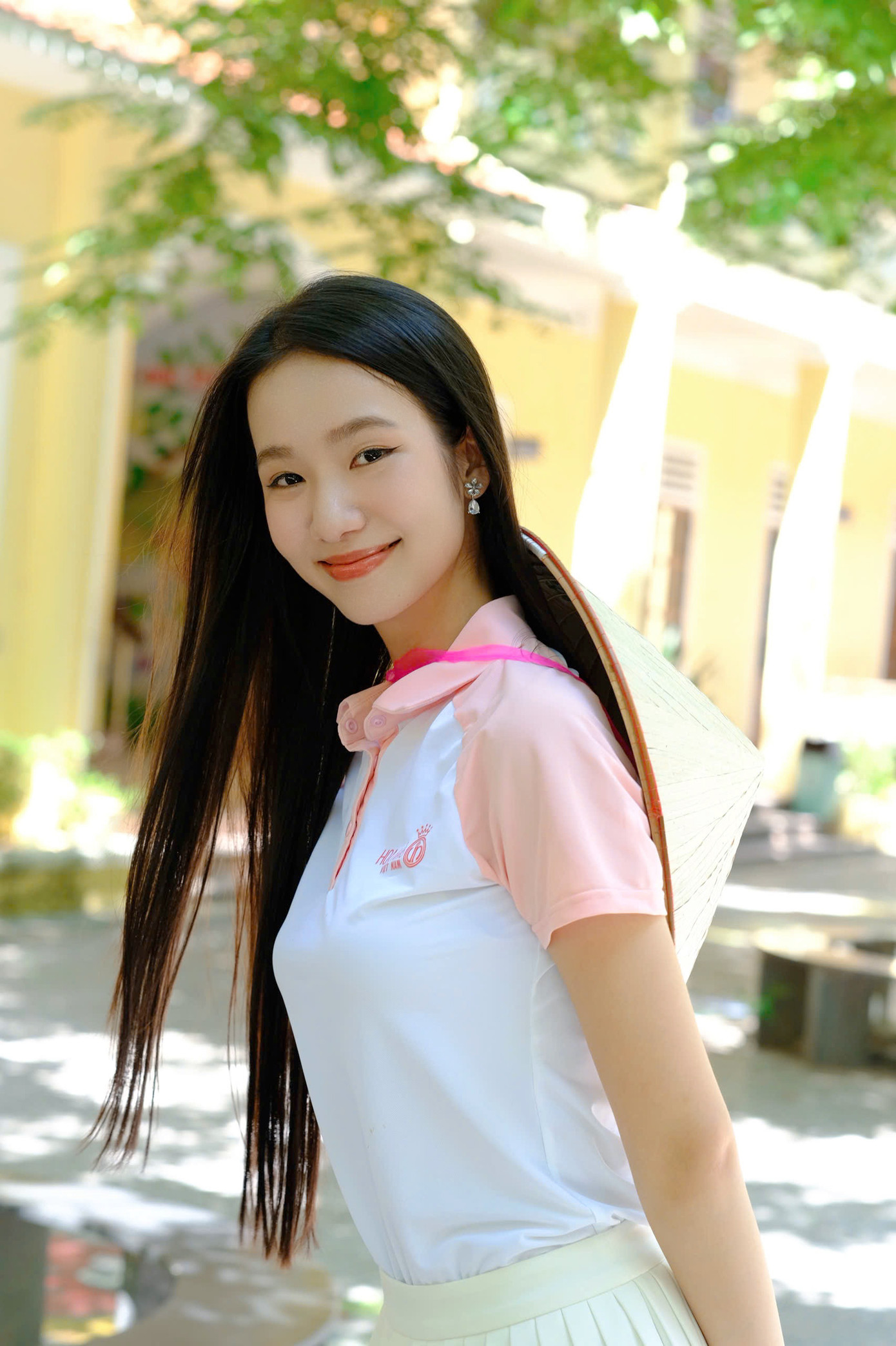 Phương Nhi nói việc Hoa hậu Việt Nam 2024 tổ chức ở quê hương là điều may mắn của cô. Có hơn 60 người tới cổ vũ Phương Nhi trong đêm chung kết bao gồm gia đình, bạn bè, thầy cô.