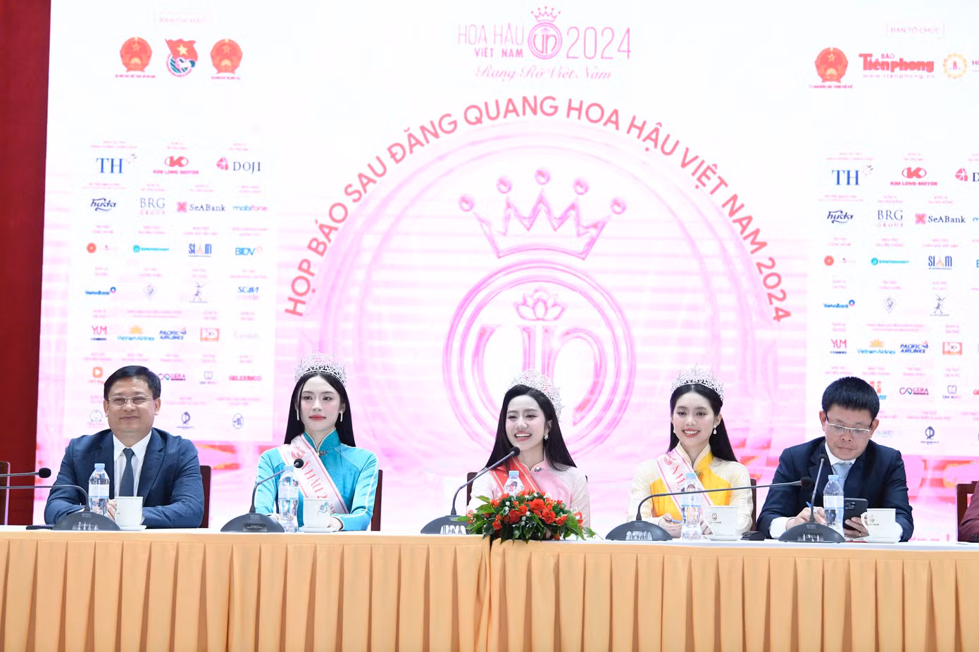 Hoa hậu Hà Trúc Linh chia sẻ tại họp báo.