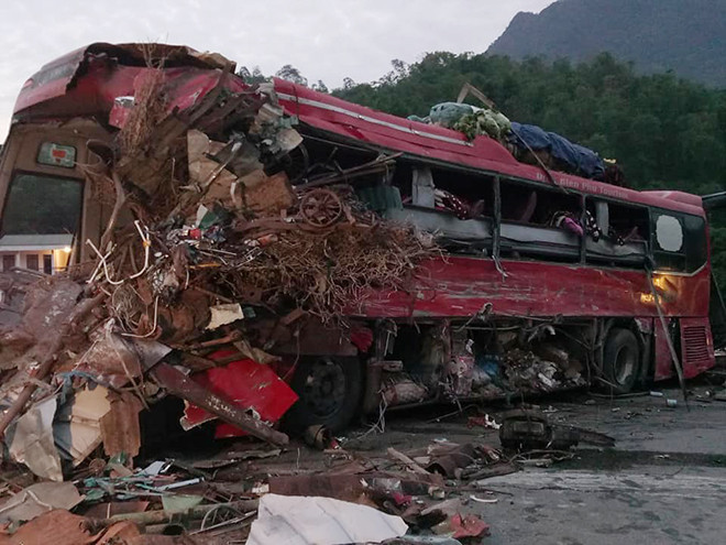 Vụ xe khách đấu đầu xe tải ở Hòa Bình: Chủ xe khách từng có xe đâm đám tang ảnh 3