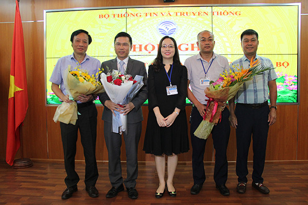 Bộ trưởng TT&TT trao quyết định bổ nhiệm Tổng biên tập báo VietNamNet ảnh 2