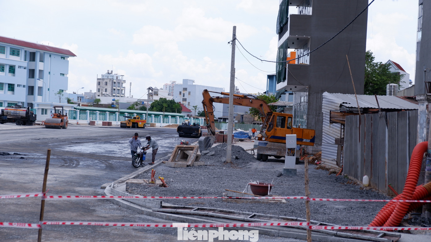 Dự án được phê duyệt từ năm 2018, dự kiến hoàn thành vào năm 2020, nhưng sau đó gặp khó khăn về công tác giải phóng mặt bằng, vấn đề pháp lý. Đến năm 2024, dự án mới được bàn giao đủ mặt bằng để thi công.