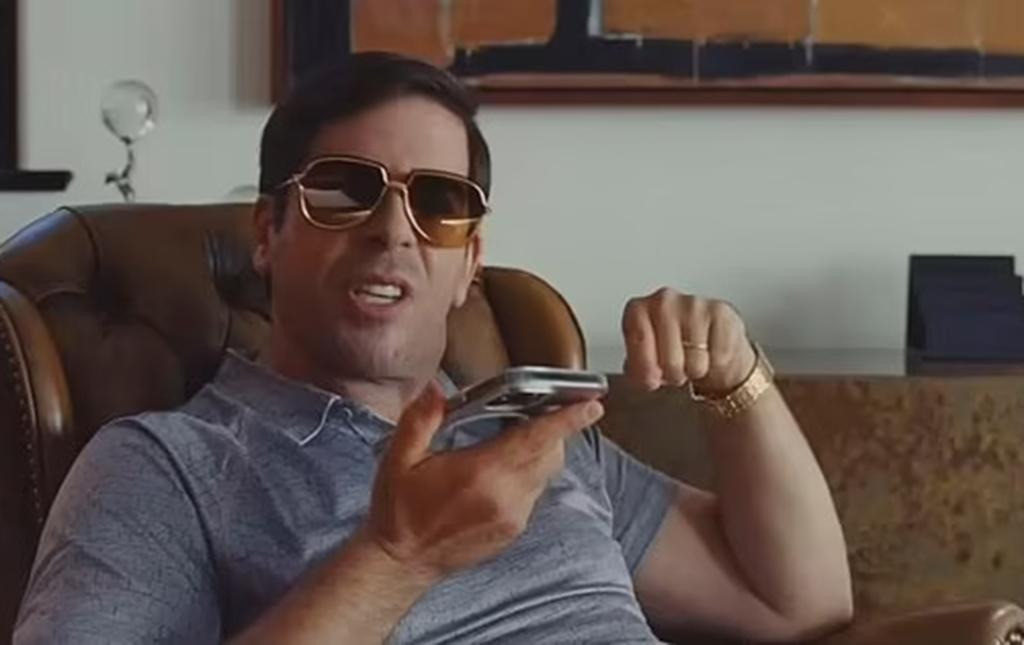 Nhân vật Andrew Finkelstein gây phẫn nộ với câu thoại xúc phạm nạn nhân lạm dụng tình dục. Ảnh: The Idol. Nhân vật Andrew Finkelstein gây phẫn nộ với câu thoại xúc phạm nạn nhân lạm dụng tình dục. Ảnh: The Idol.