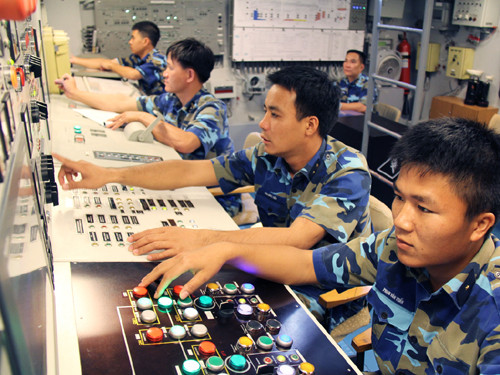 Cán bộ, chiến sĩ tàu Lý Thái Tổ đã làm chủ trang bị, vũ khí hiện đại để góp phần bảo vệ vững chắc chủ quyền biển đảo Tổ quốc. Cán bộ, chiến sĩ tàu Lý Thái Tổ đã làm chủ trang bị, vũ khí hiện đại để góp phần bảo vệ vững chắc chủ quyền biển đảo Tổ quốc