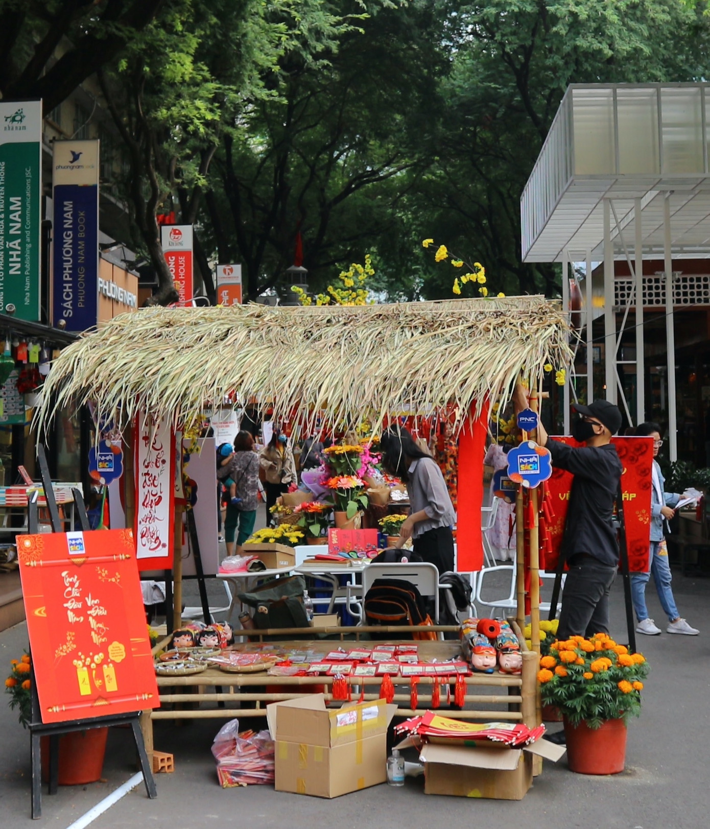 Nhiều chương trình hoạt động văn hoá được tổ chức tại Đường sách TPHCM Nhiều chương trình hoạt động văn hoá được tổ chức tại Đường sách TPHCM
