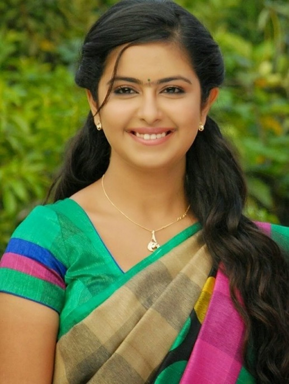 Diễn viên Avika Gor.