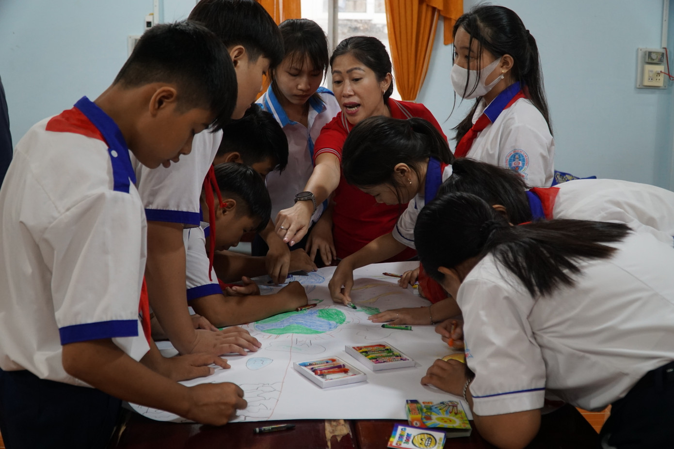 Các em cũng tham gia cuộc thi vẽ tranh với chủ đề môi trường Các em cũng tham gia cuộc thi vẽ tranh với chủ đề môi trường