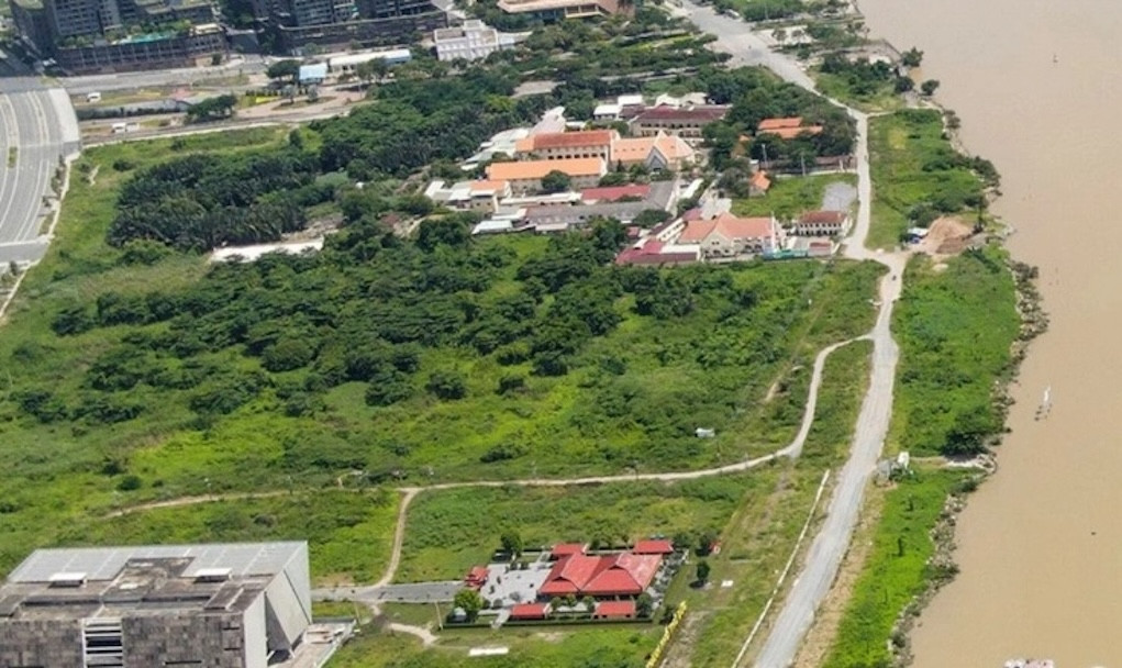 Một góc bờ sông Sài Gòn hiện tại phía Thủ Đức sẽ được cải tạo, xây dựng mới. Một góc bờ sông Sài Gòn hiện tại phía Thủ Đức sẽ được cải tạo, xây dựng mới.