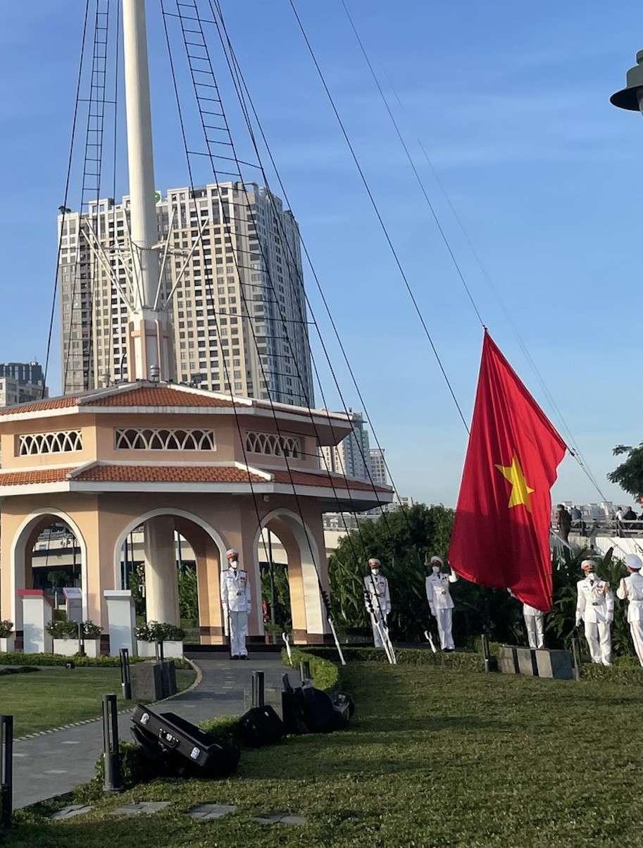 Lễ khánh thành Cột cờ Thủ Ngữ vào năm 2021 Lễ khánh thành Cột cờ Thủ Ngữ vào năm 2021