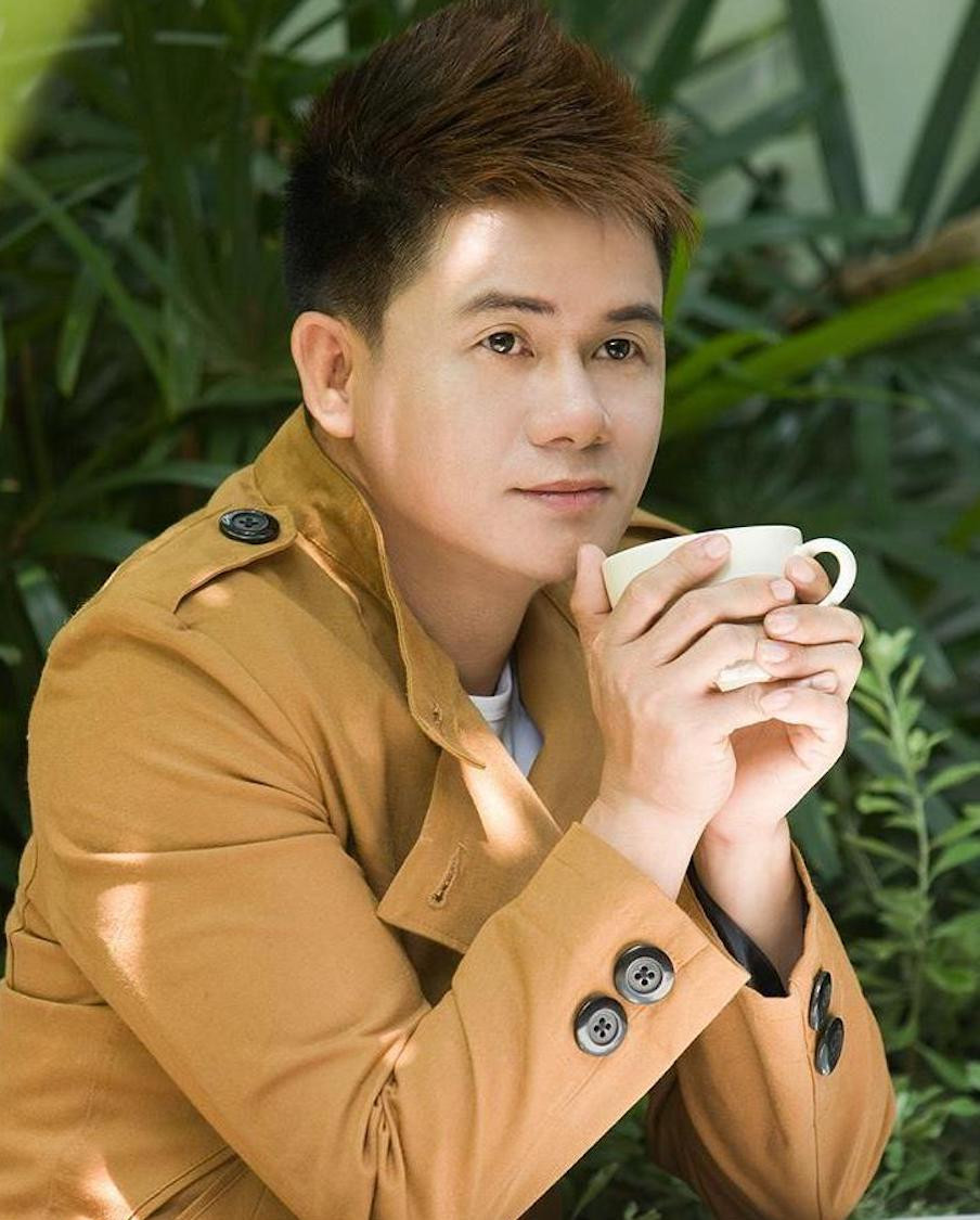 Ca sĩ, nhạc sĩ Cáp Anh Tài. Ca sĩ, nhạc sĩ Cáp Anh Tài.