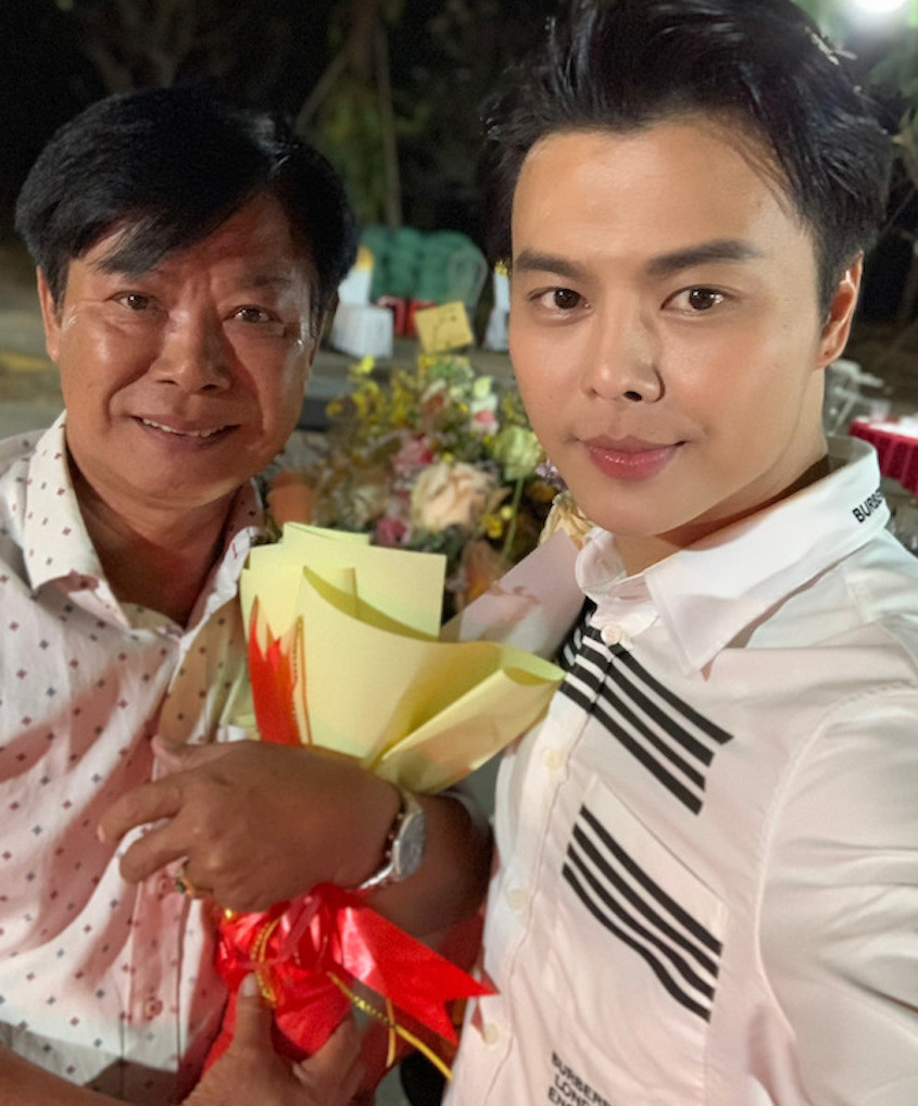 Cha con nghệ sĩ Duy Sơn - Võ Minh Lâm. Cha con nghệ sĩ Duy Sơn - Võ Minh Lâm.