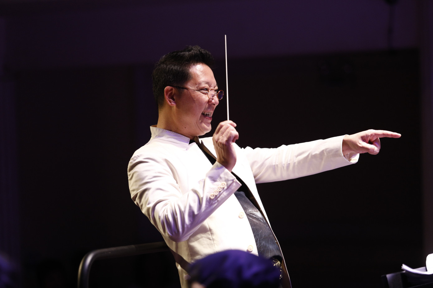 Nhạc trưởng Lê Phi Phi. Nhạc trưởng Lê Phi Phi.