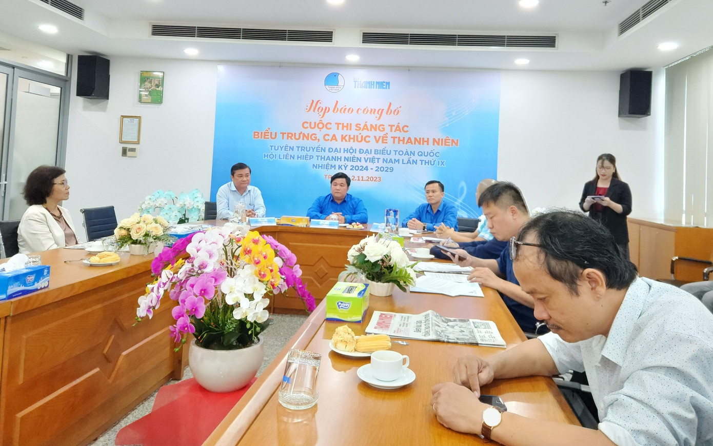 Toàn cảnh cuộc họp Toàn cảnh cuộc họp