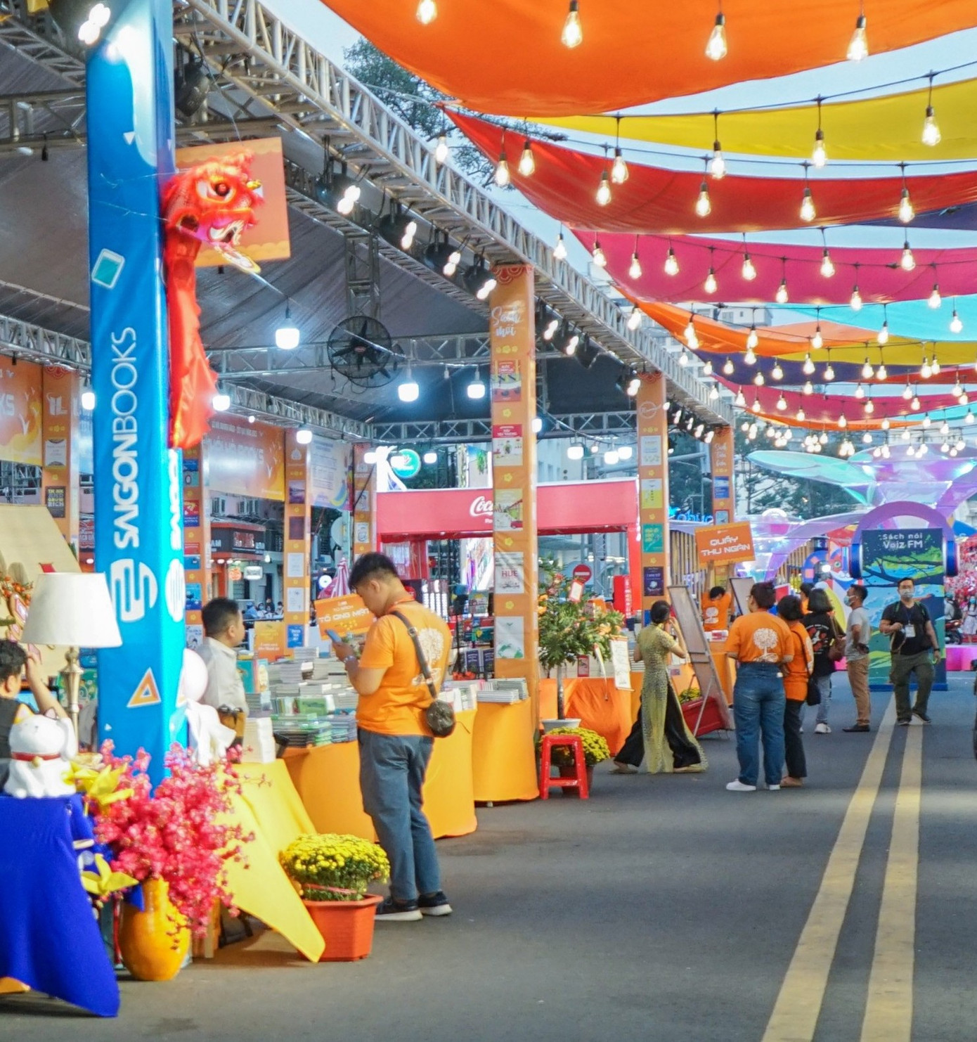 Một góc Đường sách Tết Quý Mão 2023. Ảnh: Nguyễn Phong.