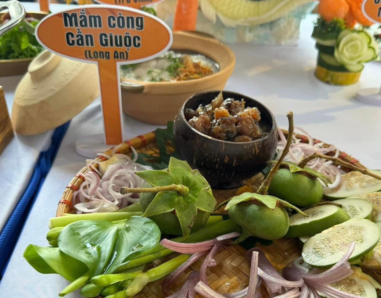 Mắm còng Cần Giuộc (Long An) Mắm còng Cần Giuộc (Long An)