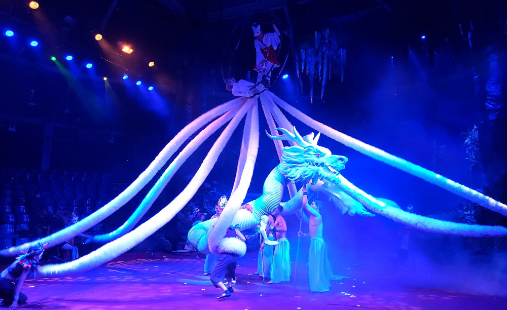 Xiếc Cha Rồng mẹ Tiên. Xiếc Cha Rồng mẹ Tiên.