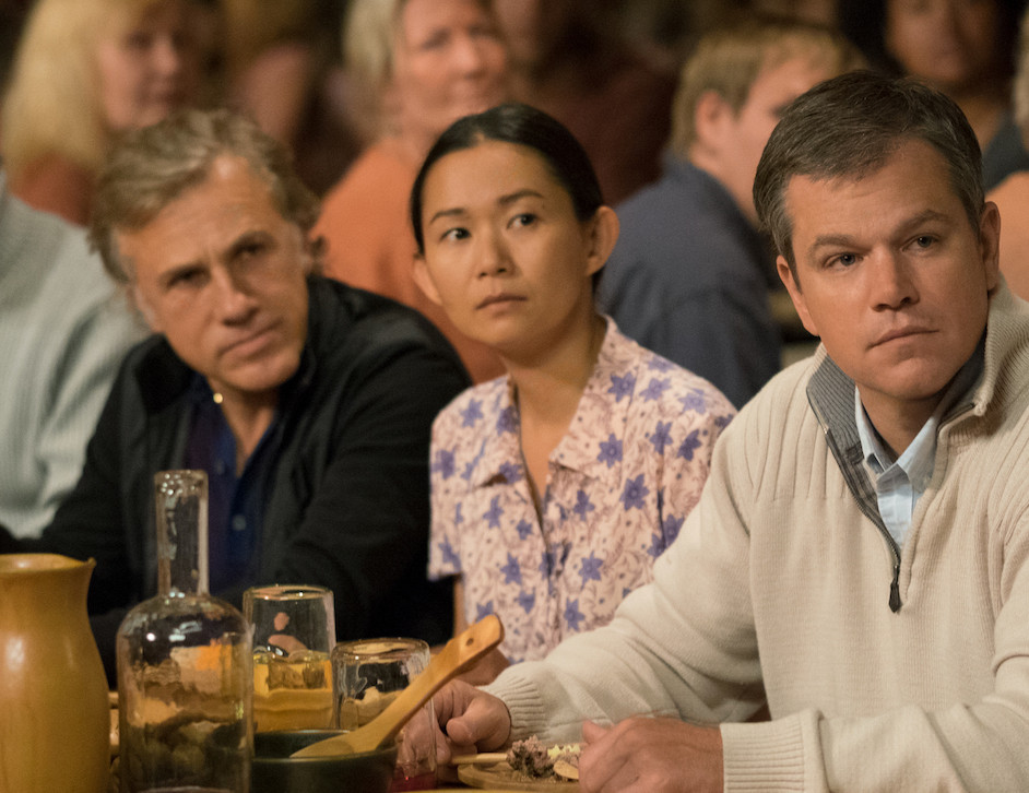Hồng Châu (giữa) cùng 2 ngôi sao Matt Damon, Christooph Waltz trong Downsizing. Hồng Châu (giữa) cùng 2 ngôi sao Matt Damon, Christooph Waltz trong Downsizing.