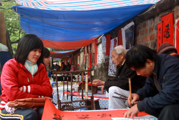 Bạn Ngọc Phượng xin chữ treo tết nơi làm