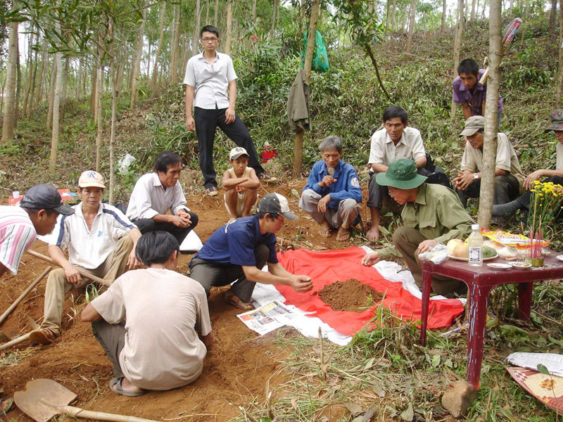 Từ thông tin của các nhà ngoại cảm nhiều mộ liệt sĩ vô danh đã được tìm thấy. Ảnh: Phùng Nguyên