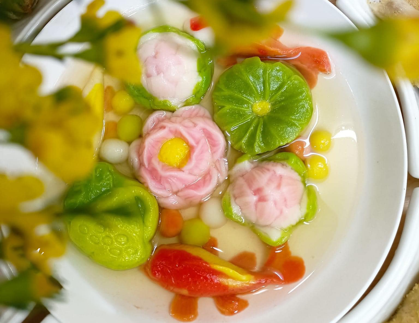 Set bánh Liên hoa Lý ngư có giá 150.000 đồng được khách hàng lựa chọn nhiều nhất (Ảnh: NVCC)