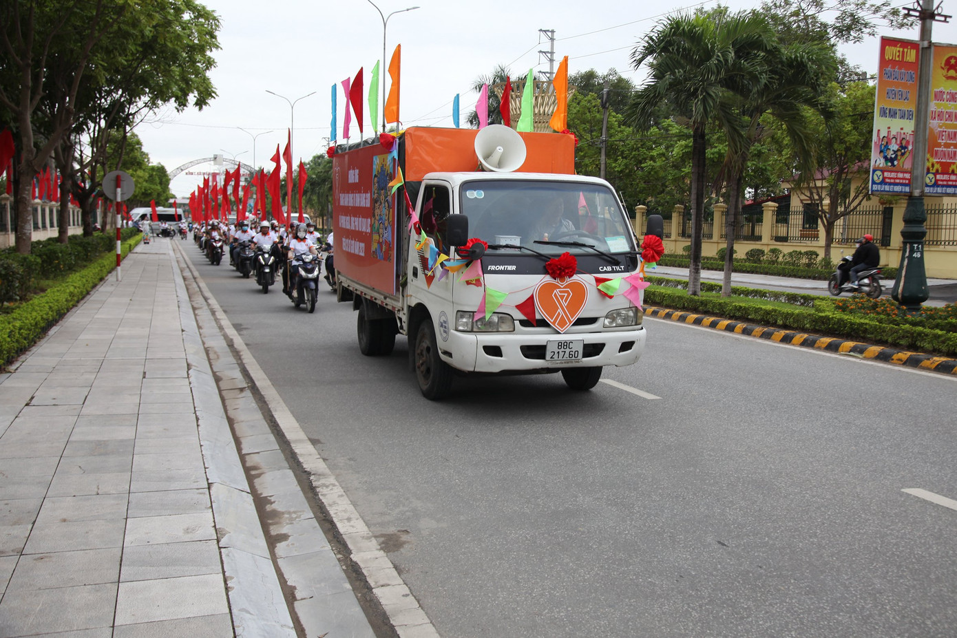 Diễu hành hưởng ứng Tháng hành động vì bình đẳng giới và phòng ngừa, ứng phó với bạo lực trên cơ sở giới năm 2023. Ảnh: Dương Chung