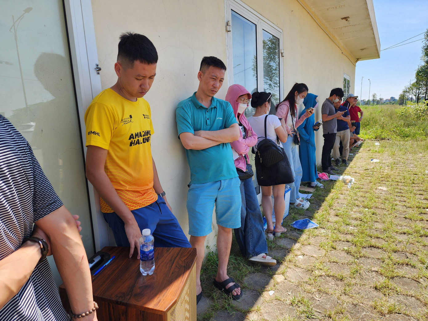 Cư dân chờ đợi đối thoại với đơn vị cấp nước sạch Cư dân chờ đợi đối thoại với đơn vị cấp nước sạch