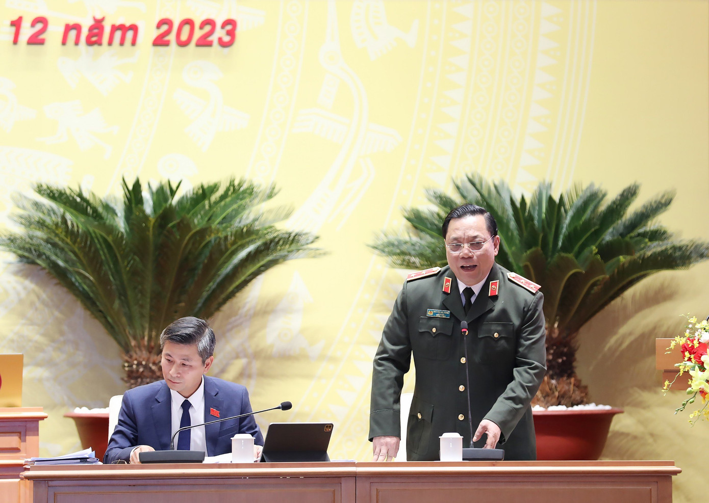 Trung tướng Nguyễn Hải Trung, Giám đốc Công an TP Hà Nội phát biểu tại phiên chất vấn