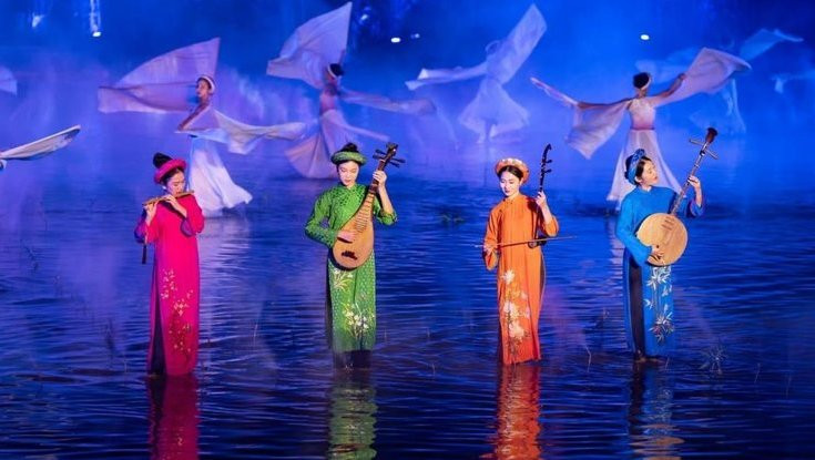 Show diễn thực cảnh Tinh hoa Bắc Bộ - một trong 15 điểm du lịch đêm Hà Nội vừa được công bố.